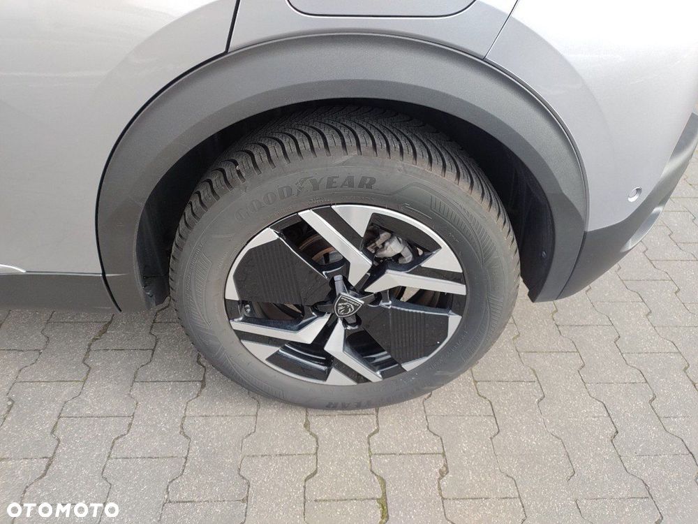 Peugeot 2008 PureTech 130 Allure S&S EAT8 - 11