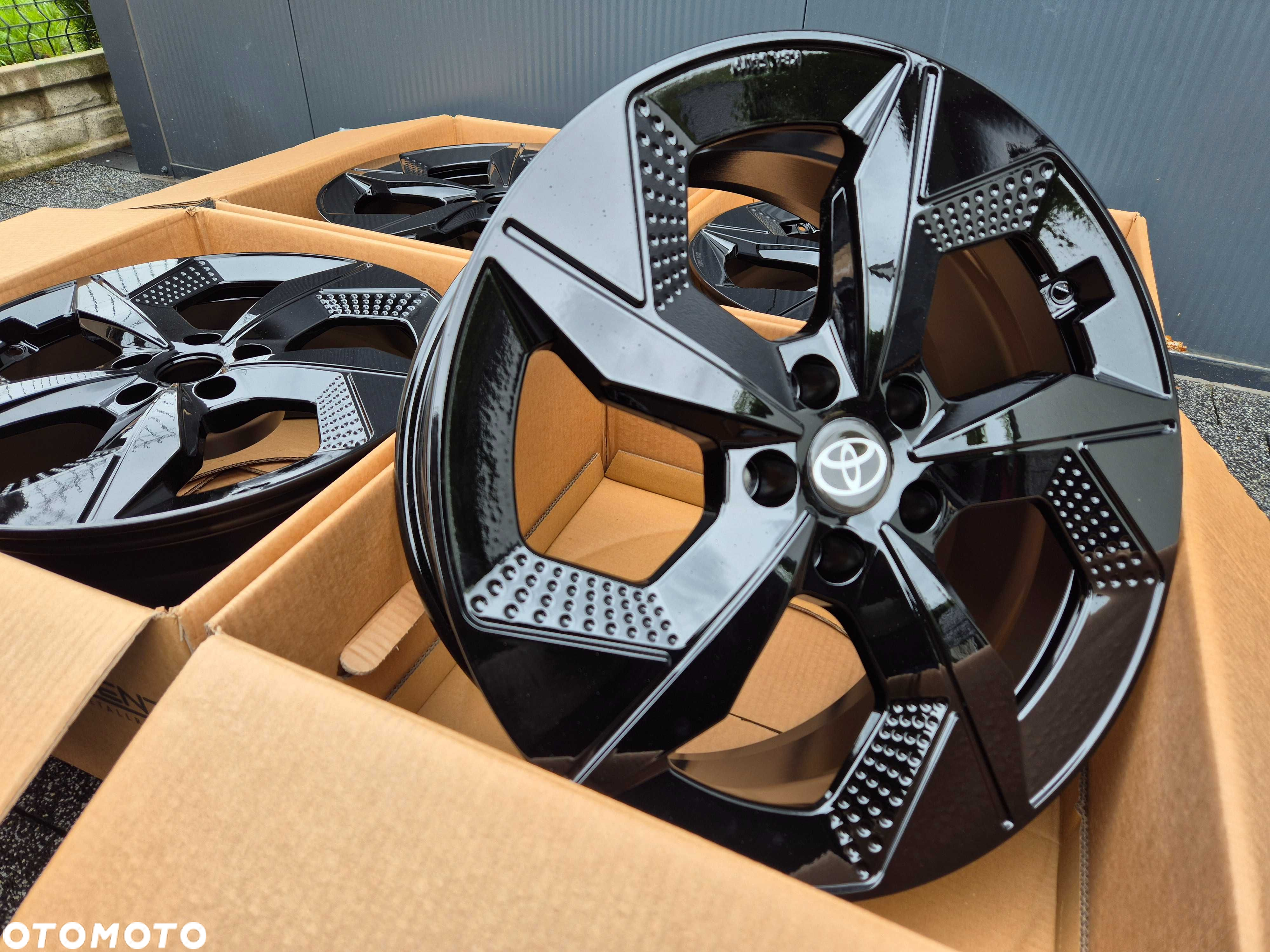 Felgi 19 do TOYOTA RAV4 Camry CH-R Corolla Auris Avensis bZ4X 5x114,3 - 5