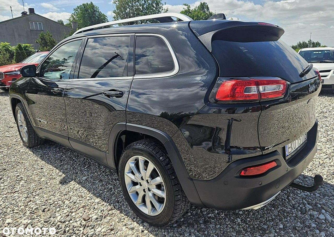 Jeep Cherokee - 4