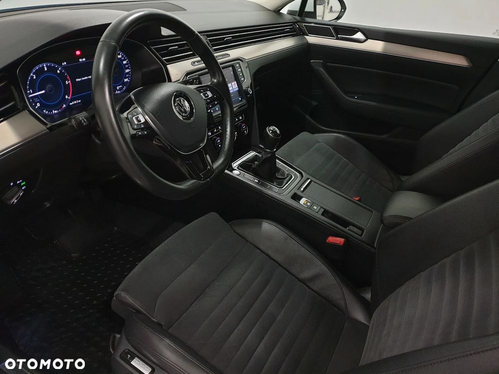 Volkswagen Passat 2.0 TDI BMT Highline - 9