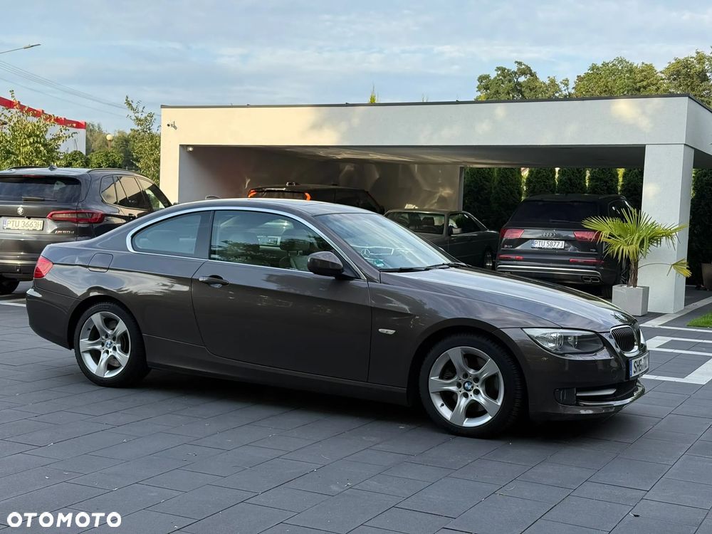 BMW Seria 3 325d Coupe Edition Exclusive - 4