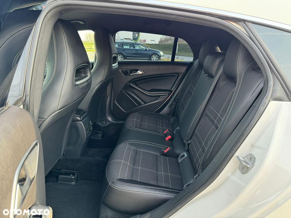 Mercedes-Benz CLA 220 d 7G-DCT Peak Edition - 19