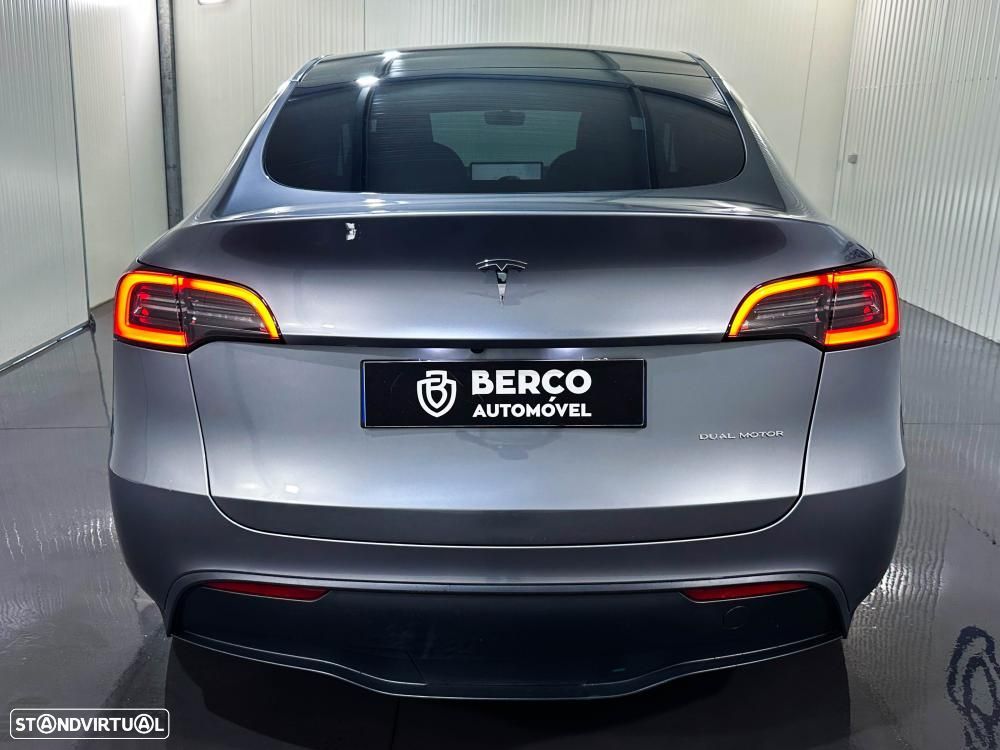 Tesla Model Y Long Range Dual Motor AWD - 6