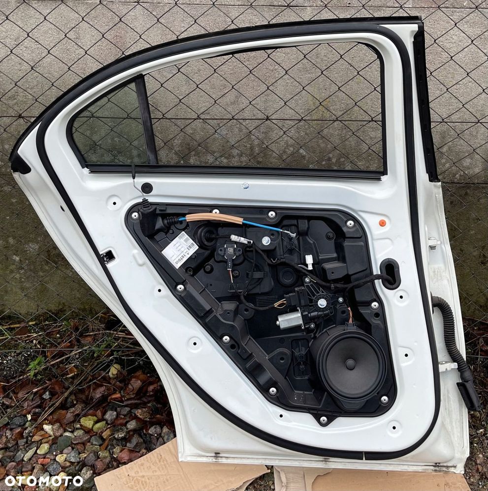 MERCEDES A-KLASA W176 DRZWI LEWY TYŁ LEWE TYLNE A1767300105 - 2