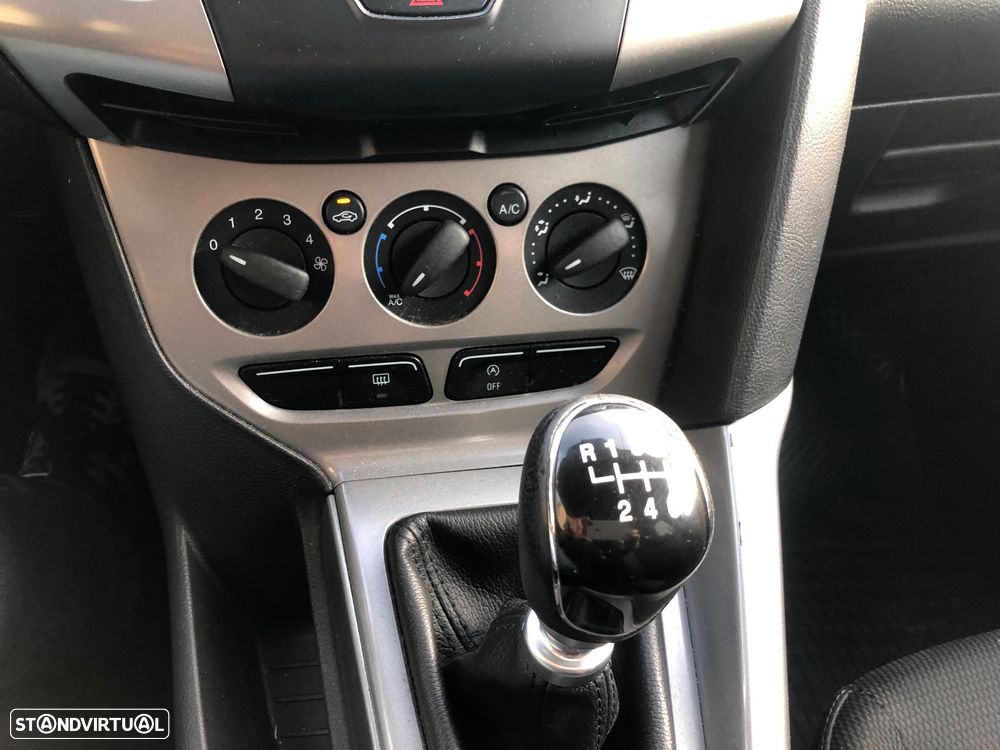Ford Focus SW 1.6 TDCi Titanium - 8