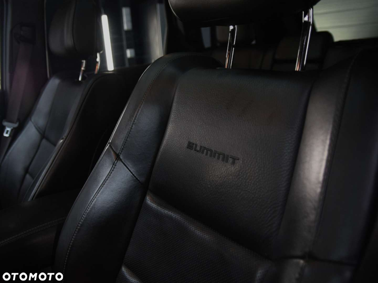 Jeep Grand Cherokee - 28