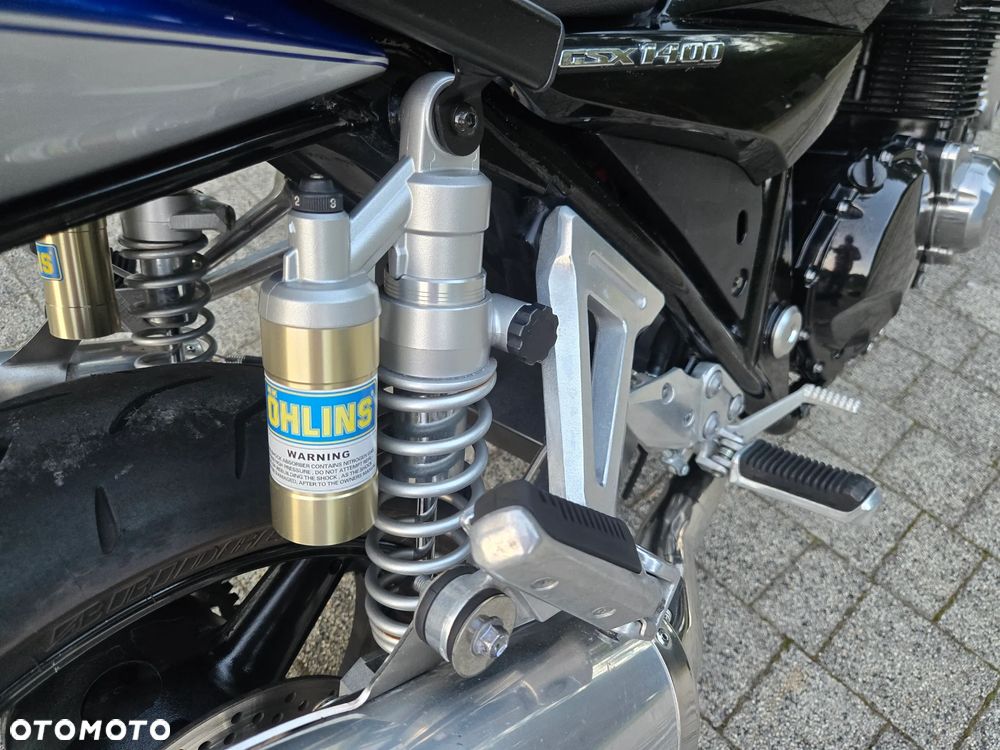 Suzuki GSX - 26