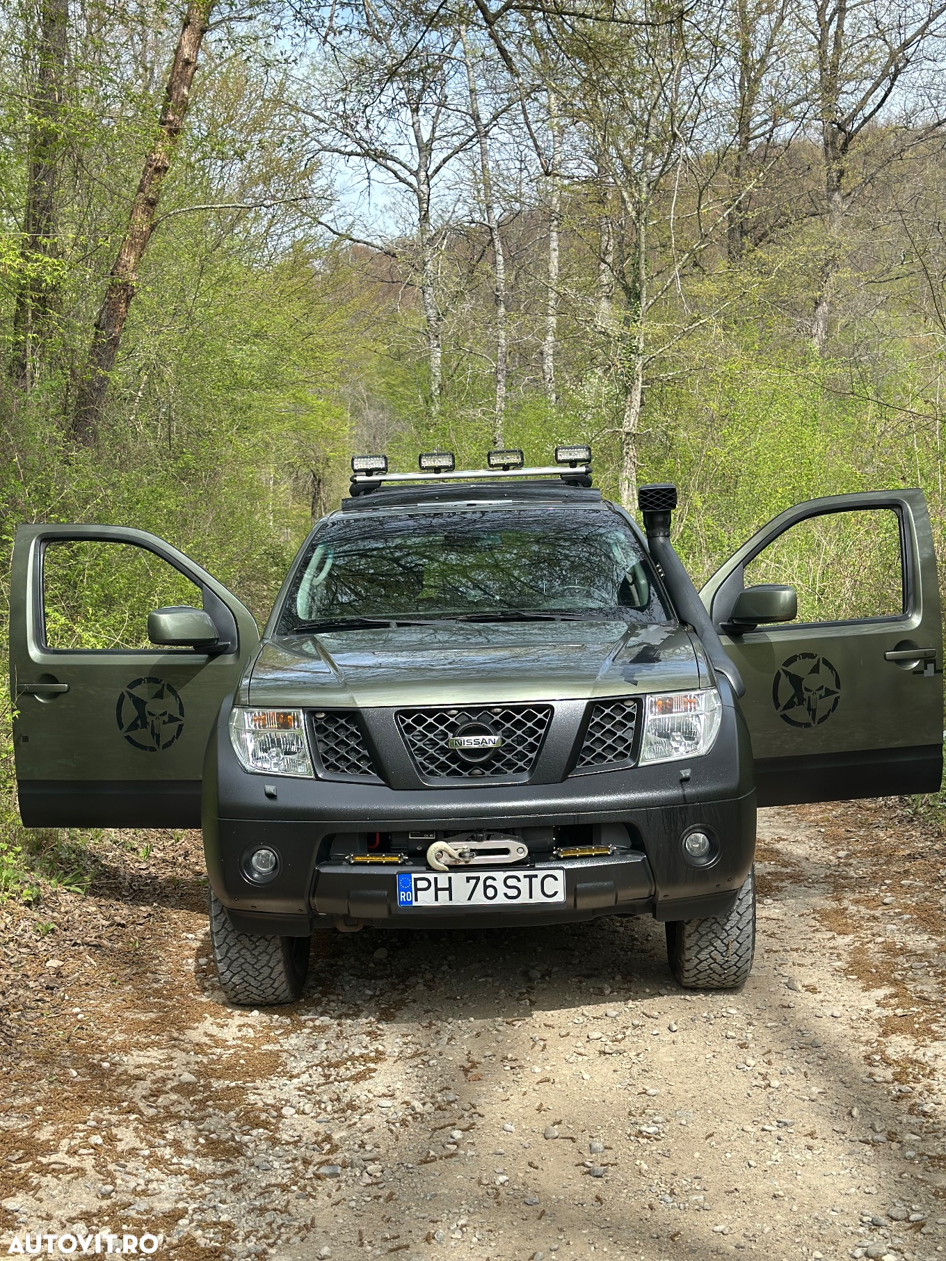 Nissan Pathfinder - 5