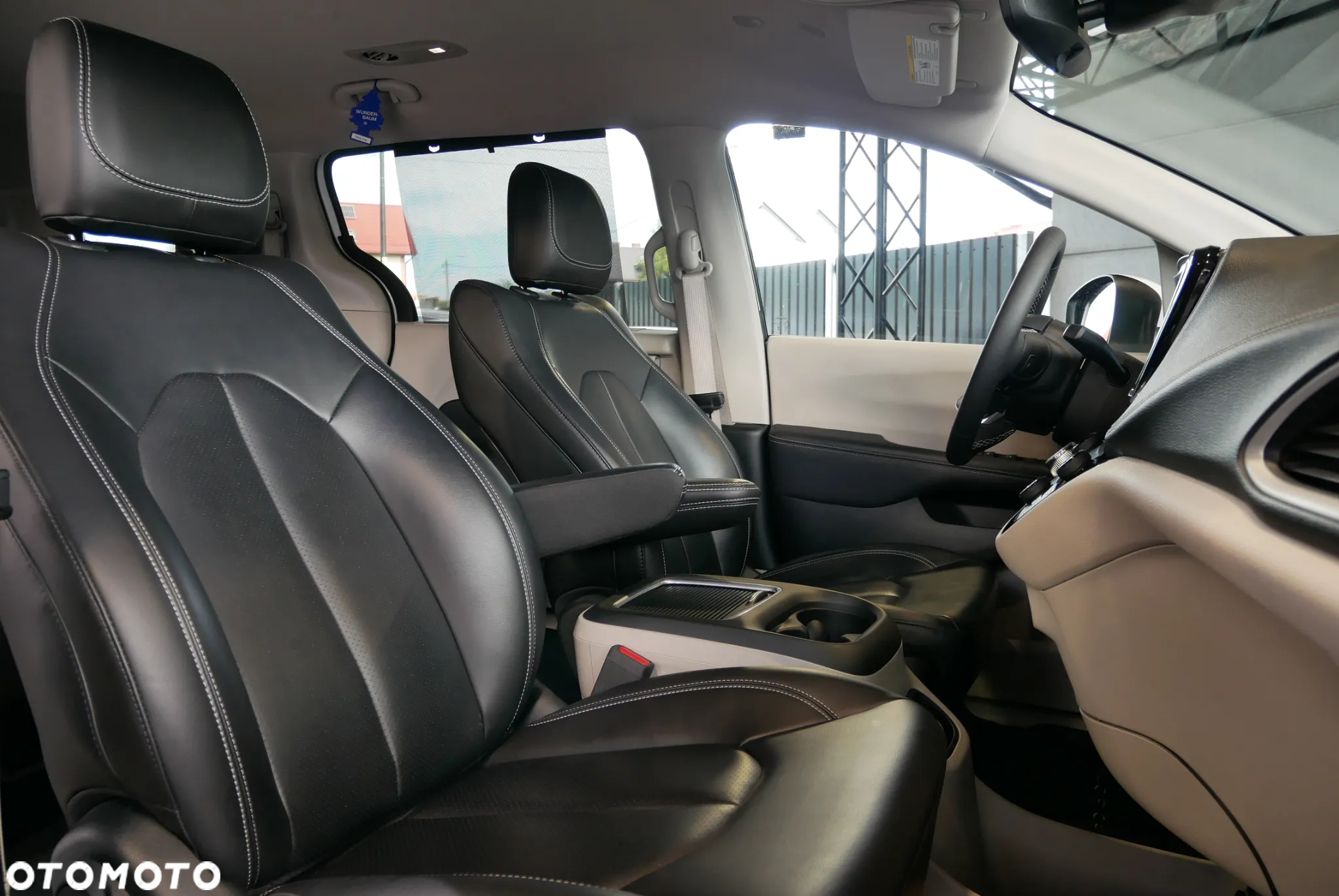 Chrysler Pacifica - 9