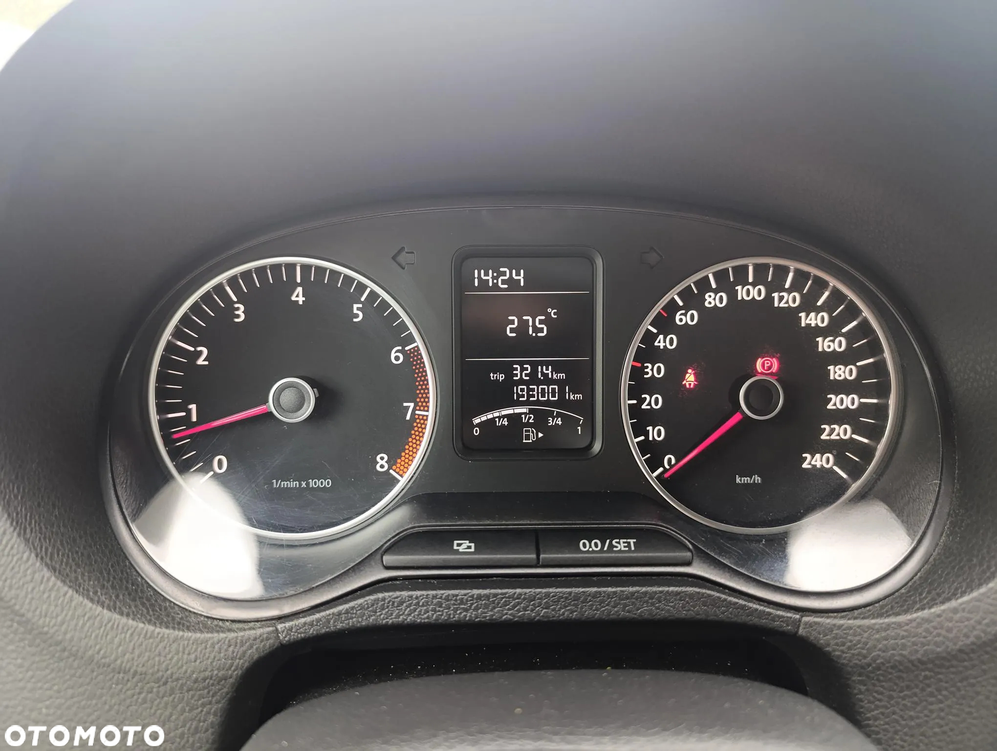 Volkswagen Polo 1.4 16V Comfortline - 12