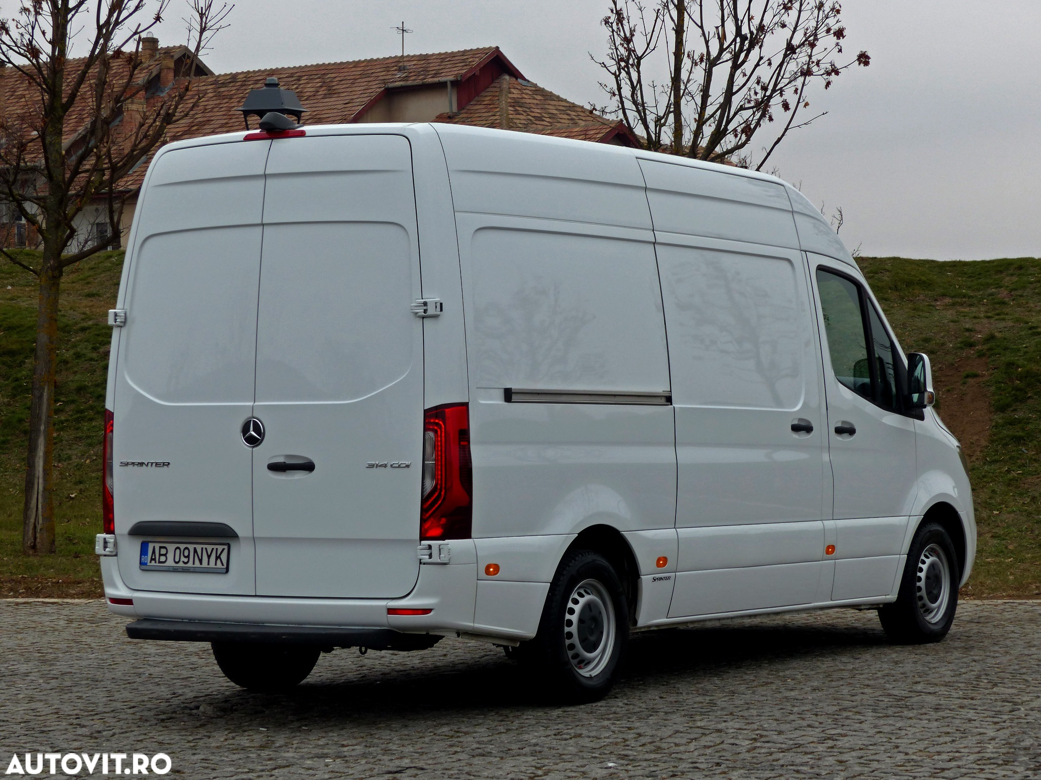 Mercedes-Benz Sprinter - 4