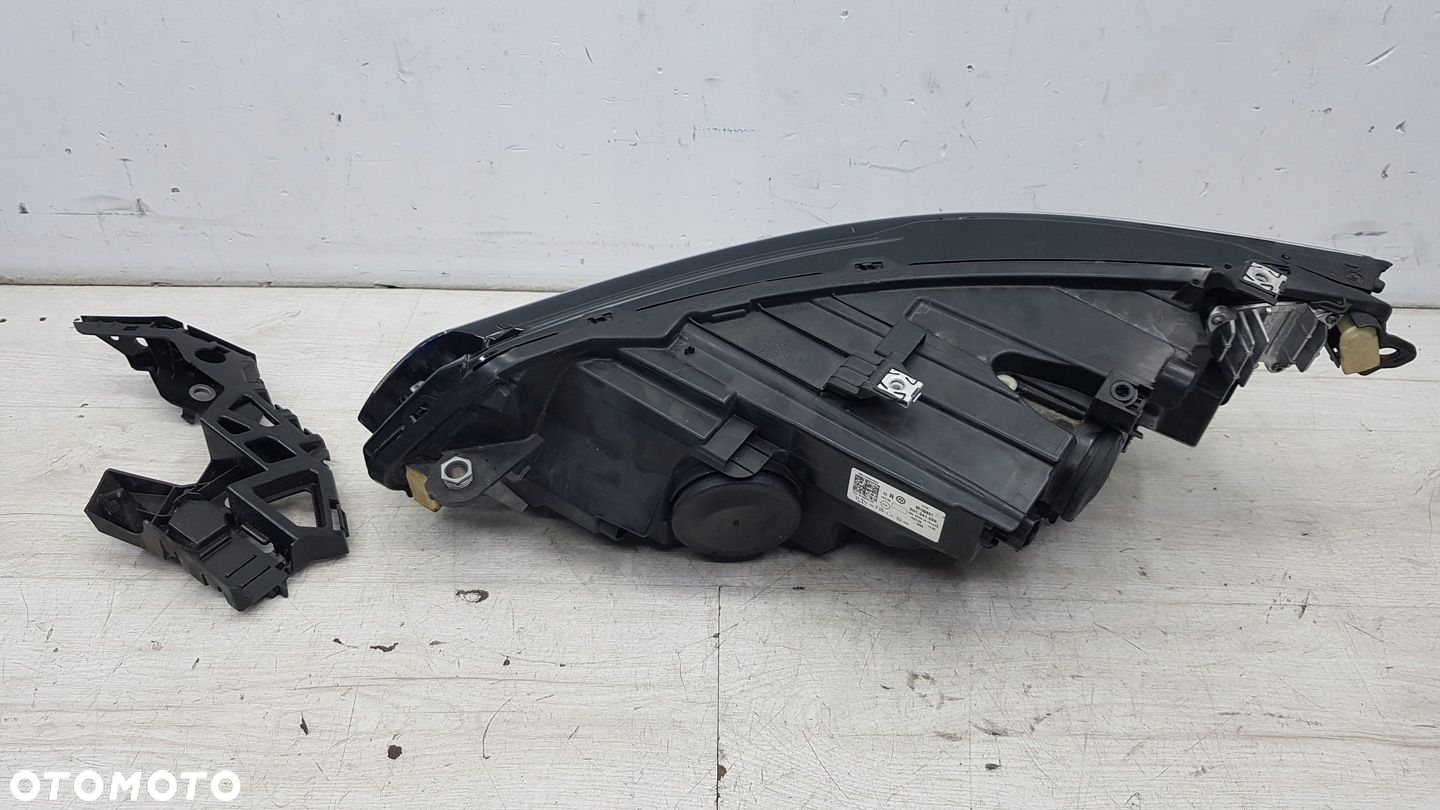 VW GOLF 8 VIII LAMPA PRAWY PRZÓD ŚLIZG EU - 5