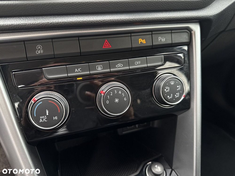 Volkswagen T-Roc - 13