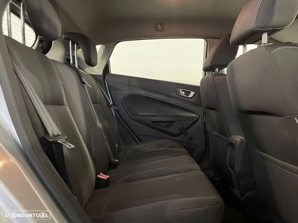 Ford Fiesta 1.5 TDCi Titanium — fotografia 14