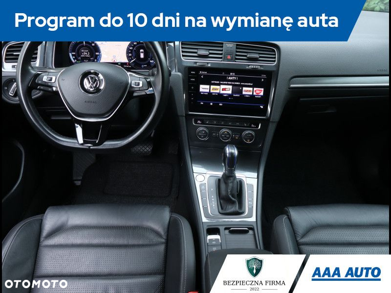 Volkswagen Golf - 8