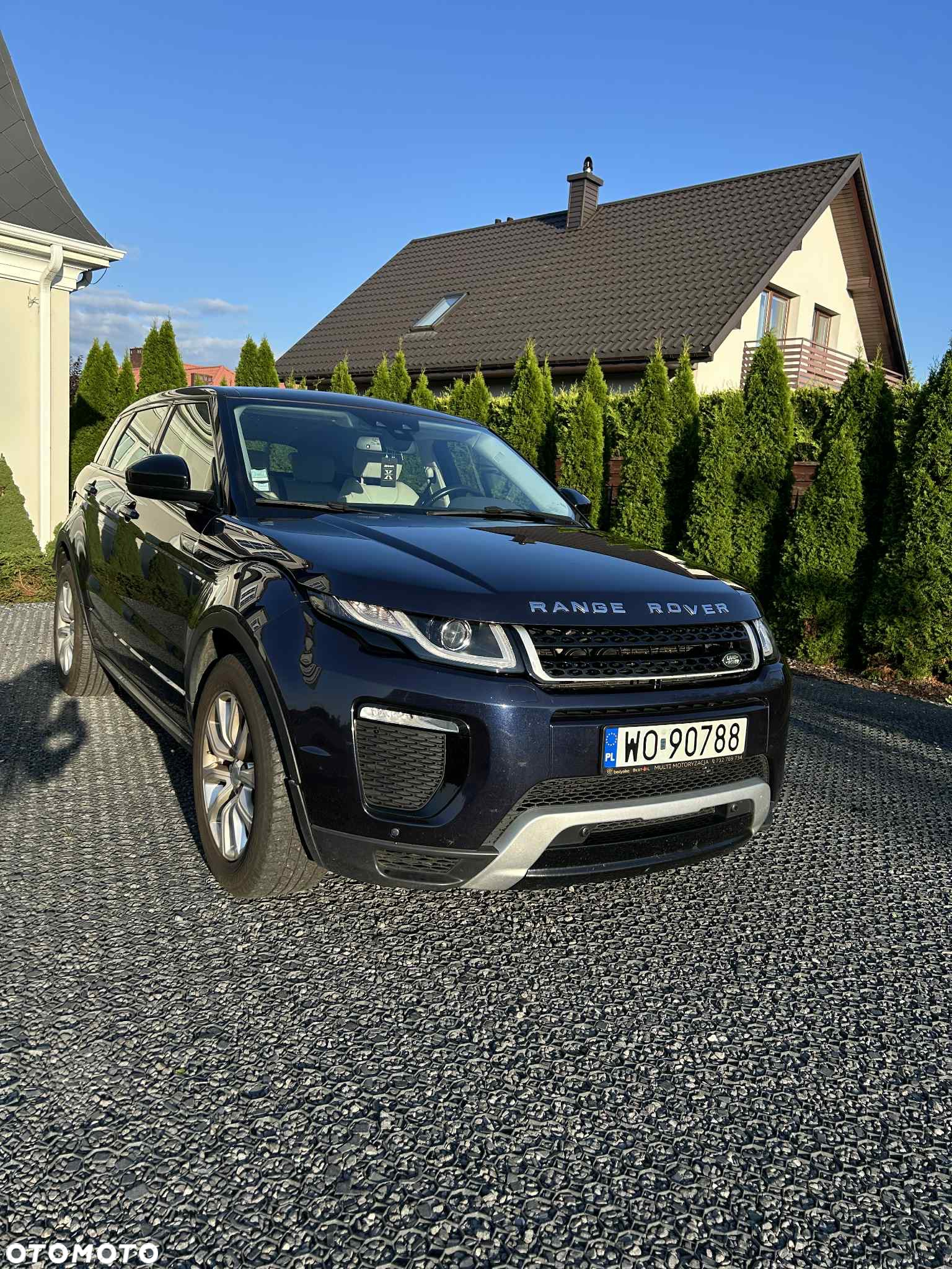 Land Rover Range Rover Evoque 2.0 D150 R-Dynamic - 3