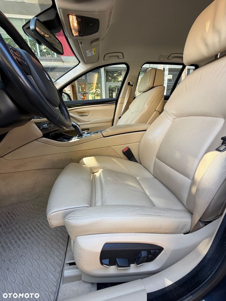 BMW Seria 5 530d xDrive Luxury Line - 17