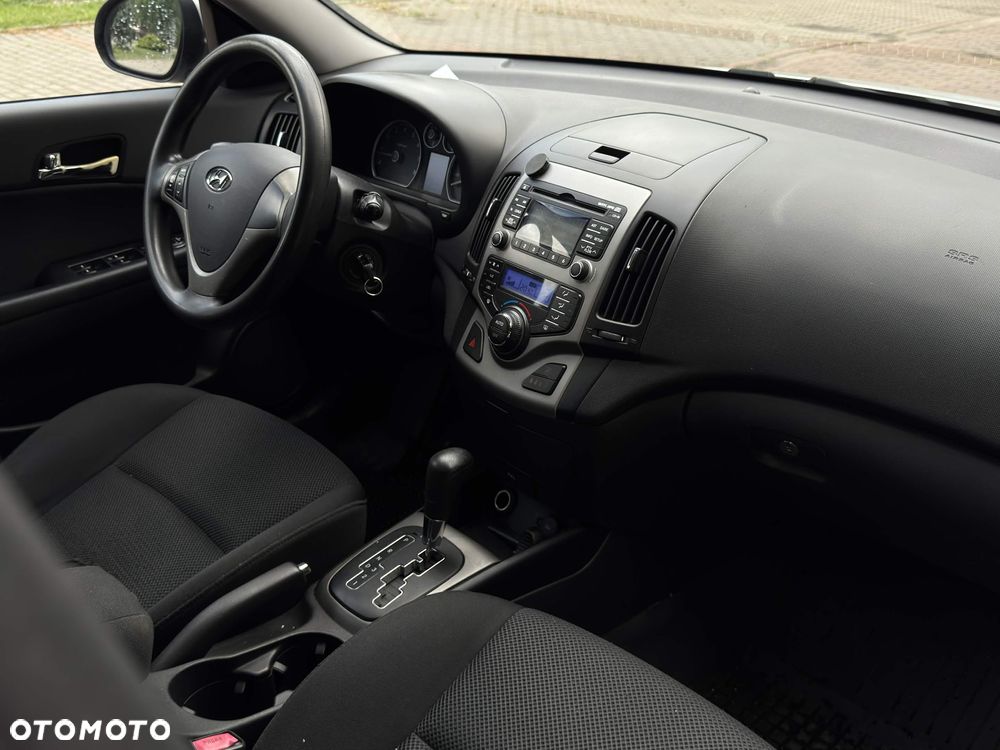 Hyundai i30 1.6 Comfort - 23