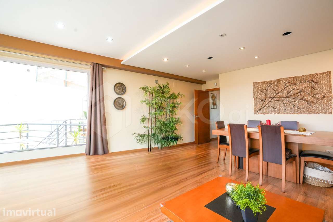 MORADIA T3 COM PISCINA, CONSTRUÇÃO ANTISSÍSMICA, ISOLAMENTO PREMIUM E - Grande imagem: 3/53