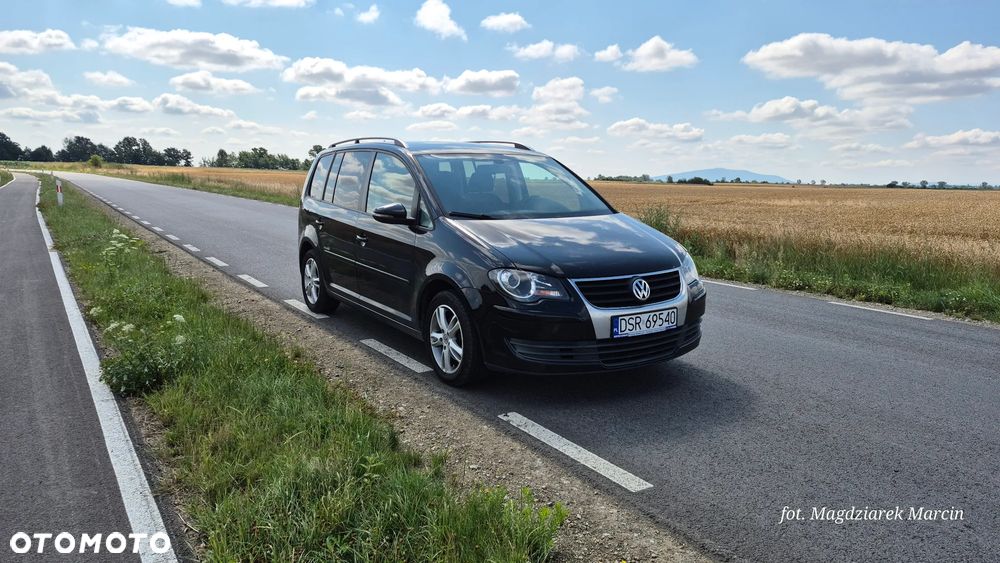 Volkswagen Touran 1.9 TDI Highline DSG - 1