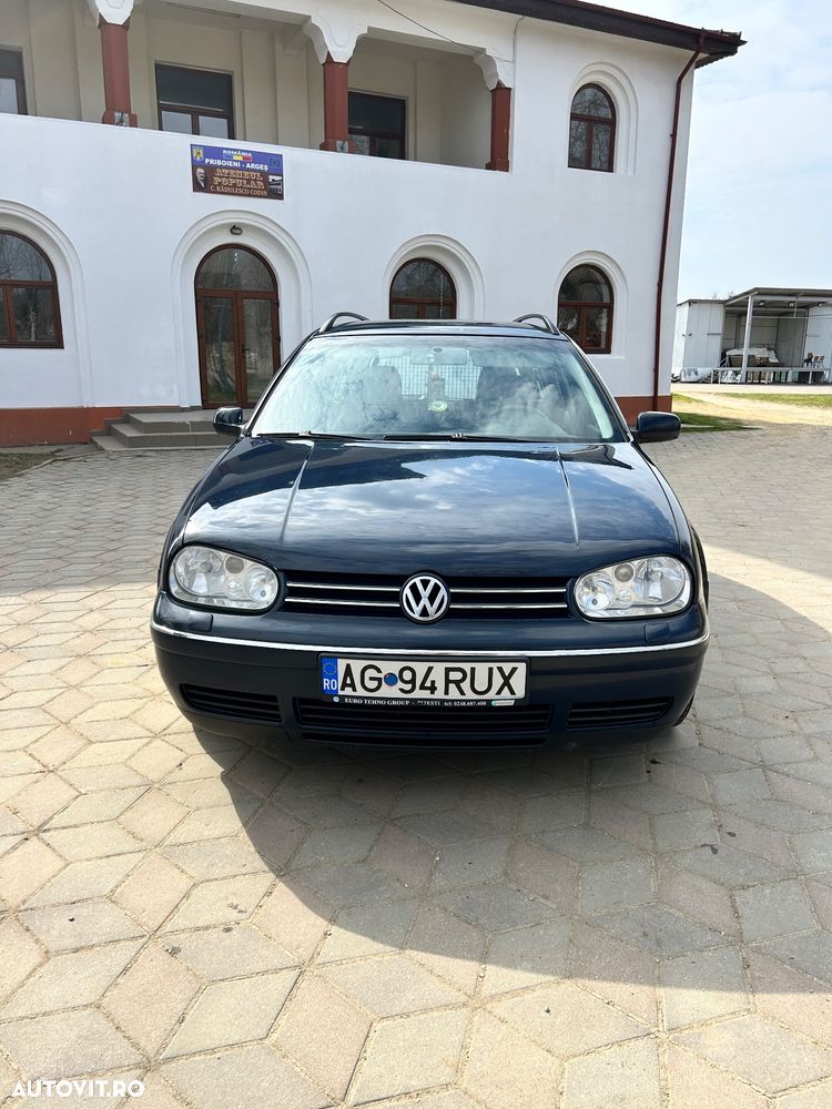 Volkswagen Golf - 1
