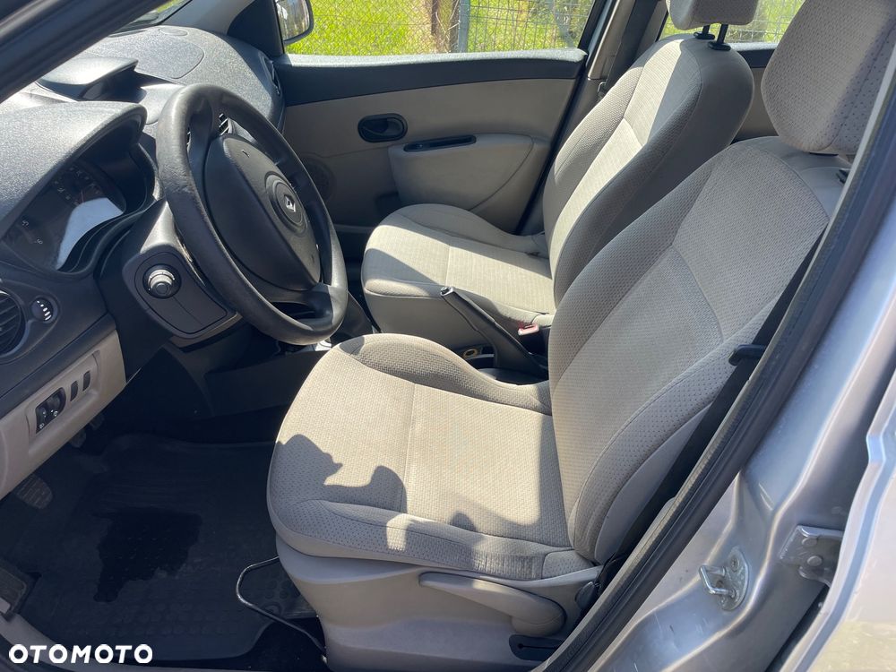 Renault Clio - 7
