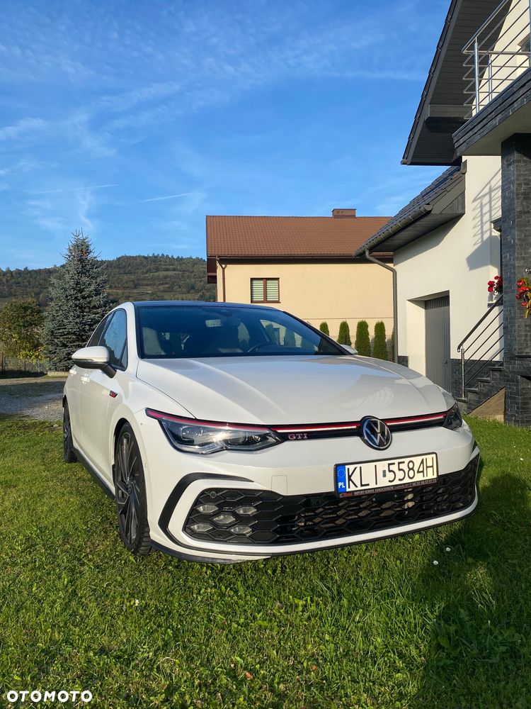 Volkswagen Golf 2023 photo 2