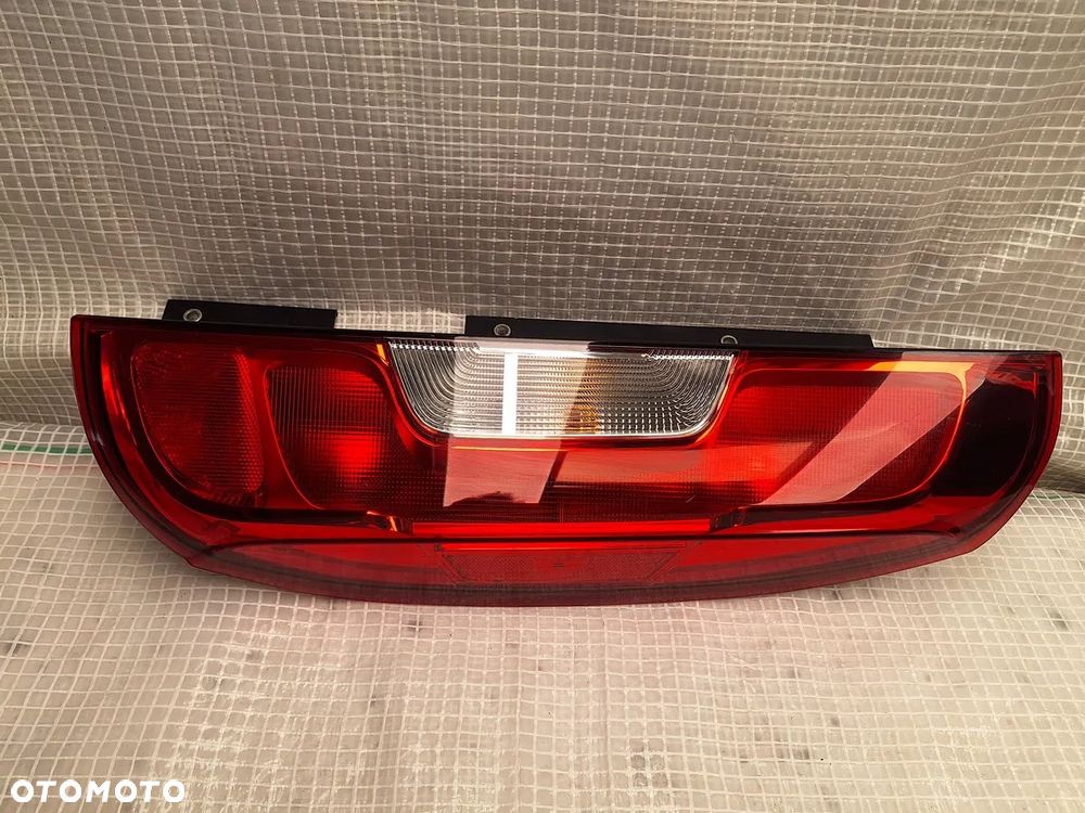 lampa tyl tylna prawa fiat doblo II lift III 2015- wersja z drzwi 51910540 europa orginal demontaz - 4