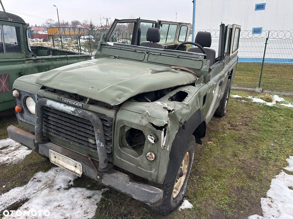 Land Rover Defender - 17