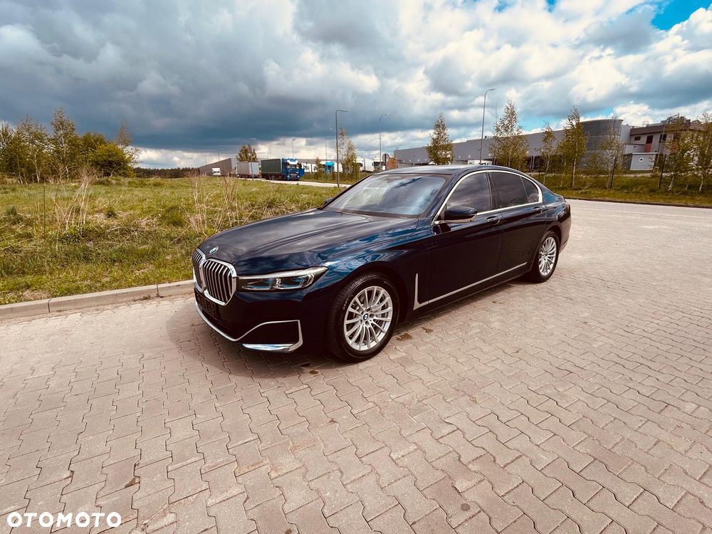 BMW Seria 7 730d xDrive mHEV - 3