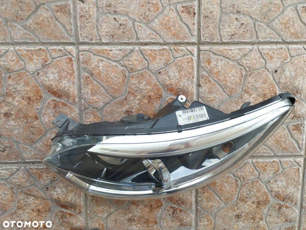 Lampa lewa Renault Captur I 2013-2017 260603859R - 4