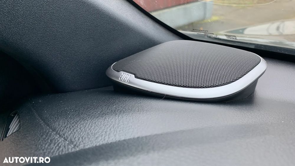 Toyota Hilux 2.8D 204CP 4x4 Double Cab AT Invincible Color Edition - 18