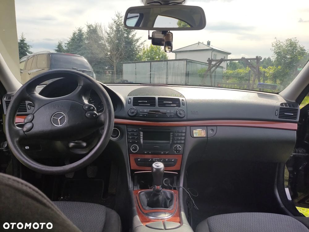 Mercedes-Benz Klasa E 200 CDI Classic - 9