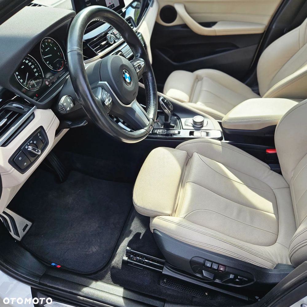 BMW X1 xDrive20i M Sport - 12