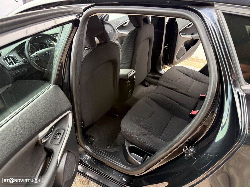 Volvo V40 D2 Kinetic - 42