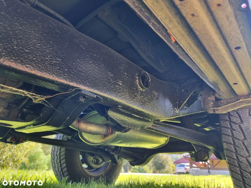 Toyota Land Cruiser LJ70 Turbo - 12