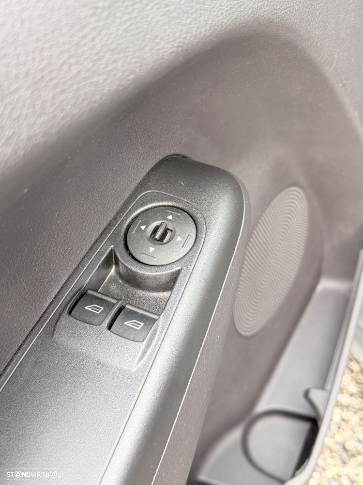 Ford Tourneo Courier 1.6 TDCi Titanium - 10