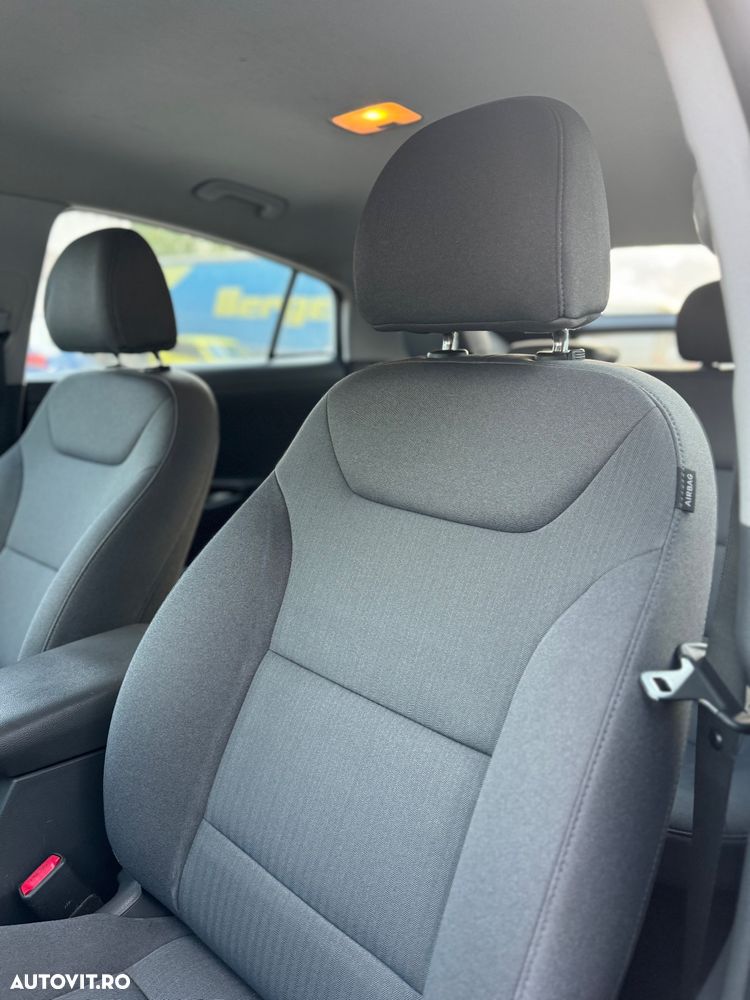 Hyundai IONIQ - 17