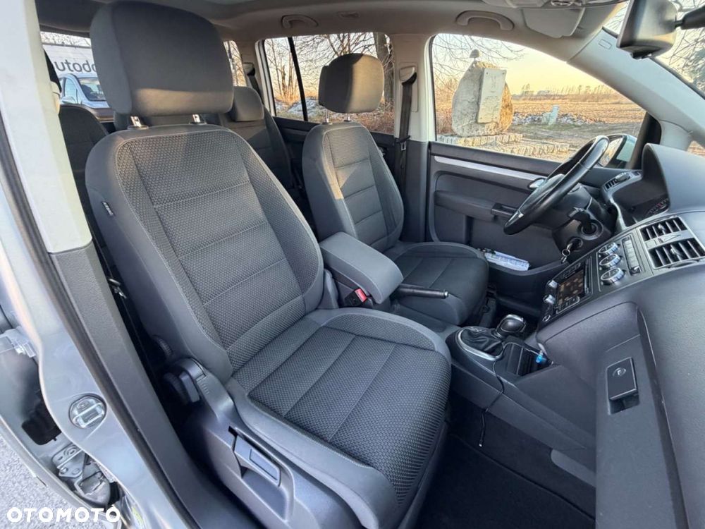 Volkswagen Touran 1.6 TDI DPF BlueMotion Technology DSG Highline - 12