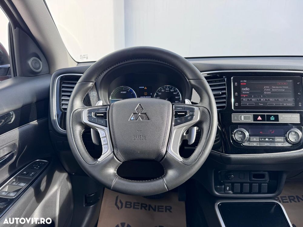 Mitsubishi Outlander - 27