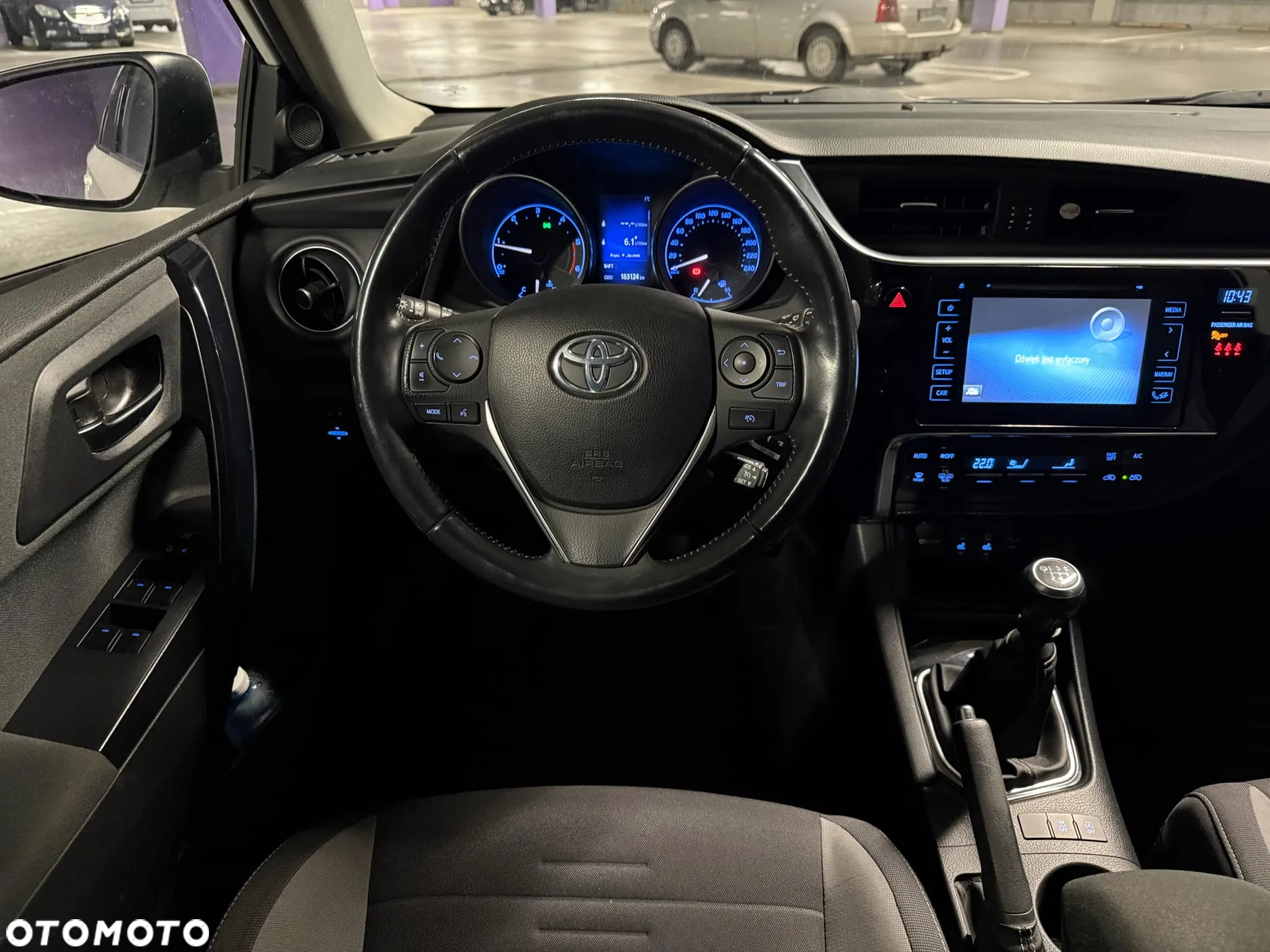 Toyota Auris 1.6 D-4D Premium - 6
