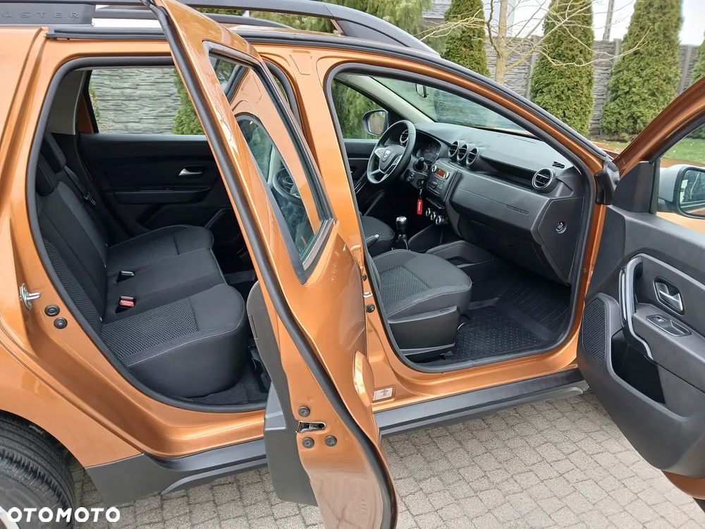 Dacia Duster 1.6 SCe Laureate S&S - 12