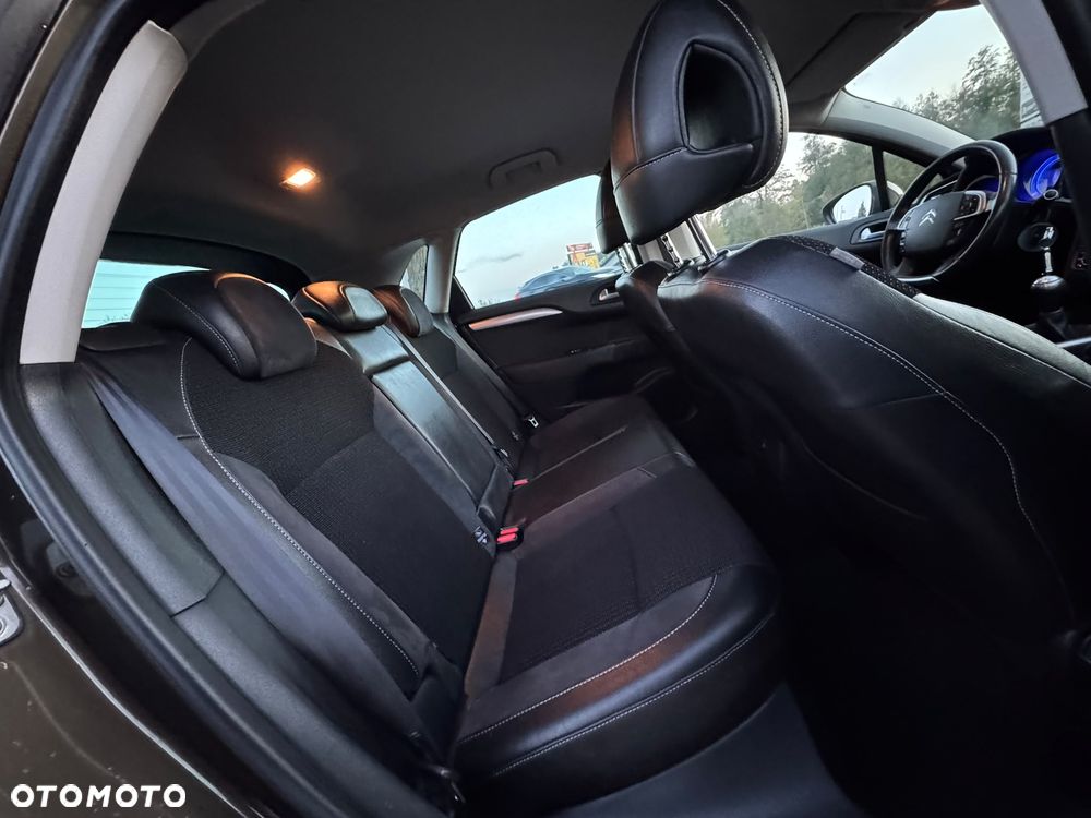 Citroën C4 VTi 120 Exclusive - 26