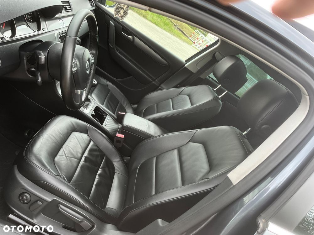 Volkswagen Passat - 13
