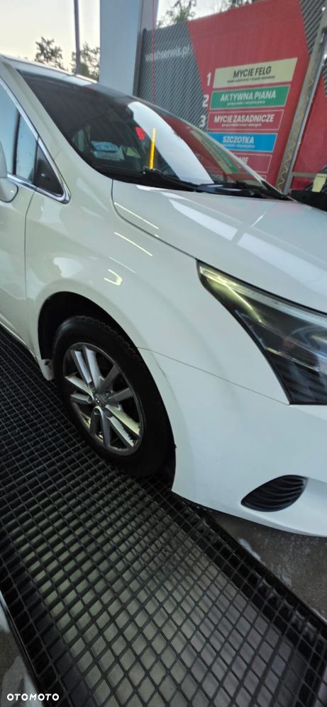 Toyota Avensis 2.0 D-4D Luna - 6