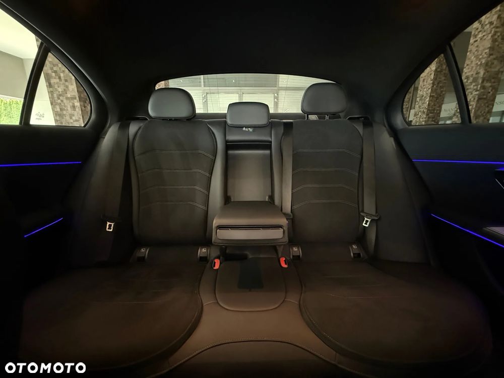 Mercedes-Benz Klasa E 220 d 4-Matic AMG - 22