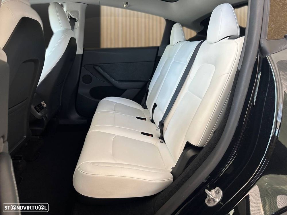 Tesla Model Y Performance Dual Motor AWD - 9