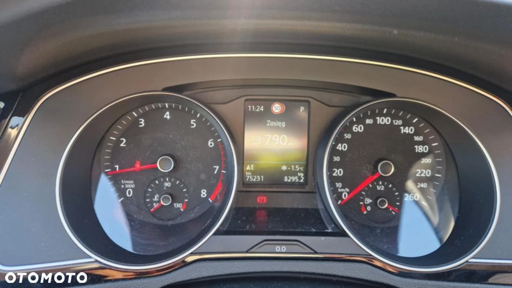 Volkswagen Passat 1.5 TSI EVO Elegance DSG - 8