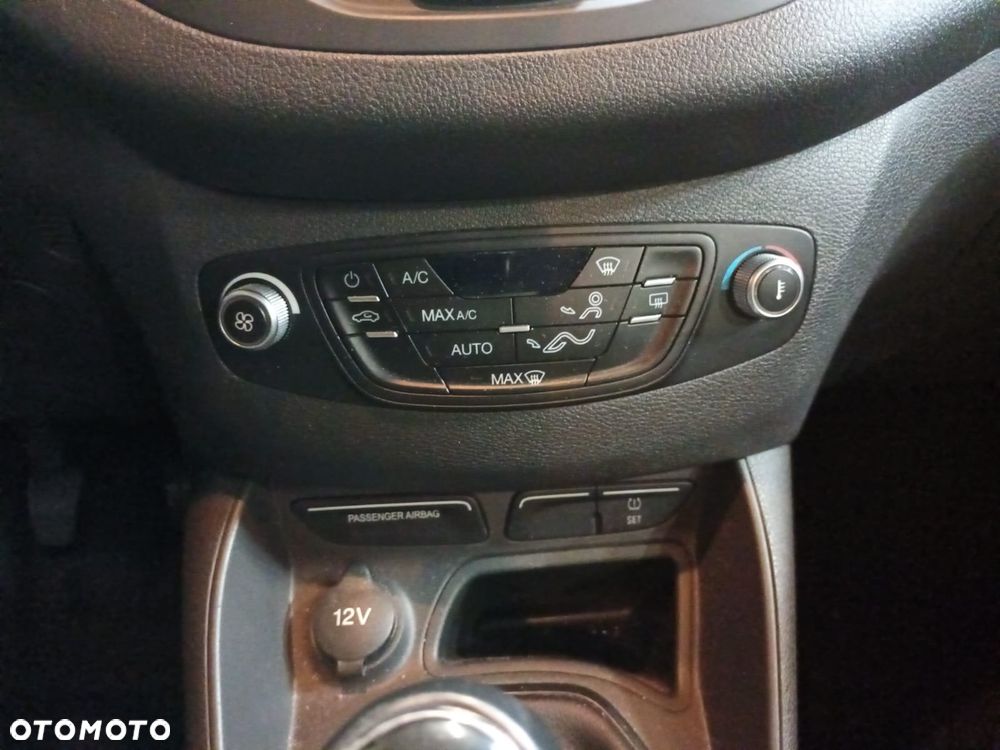 Ford Tourneo Courier - 15