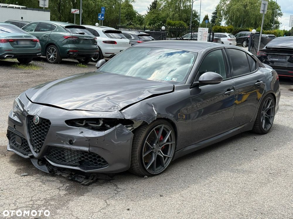 Alfa Romeo Giulia - 11